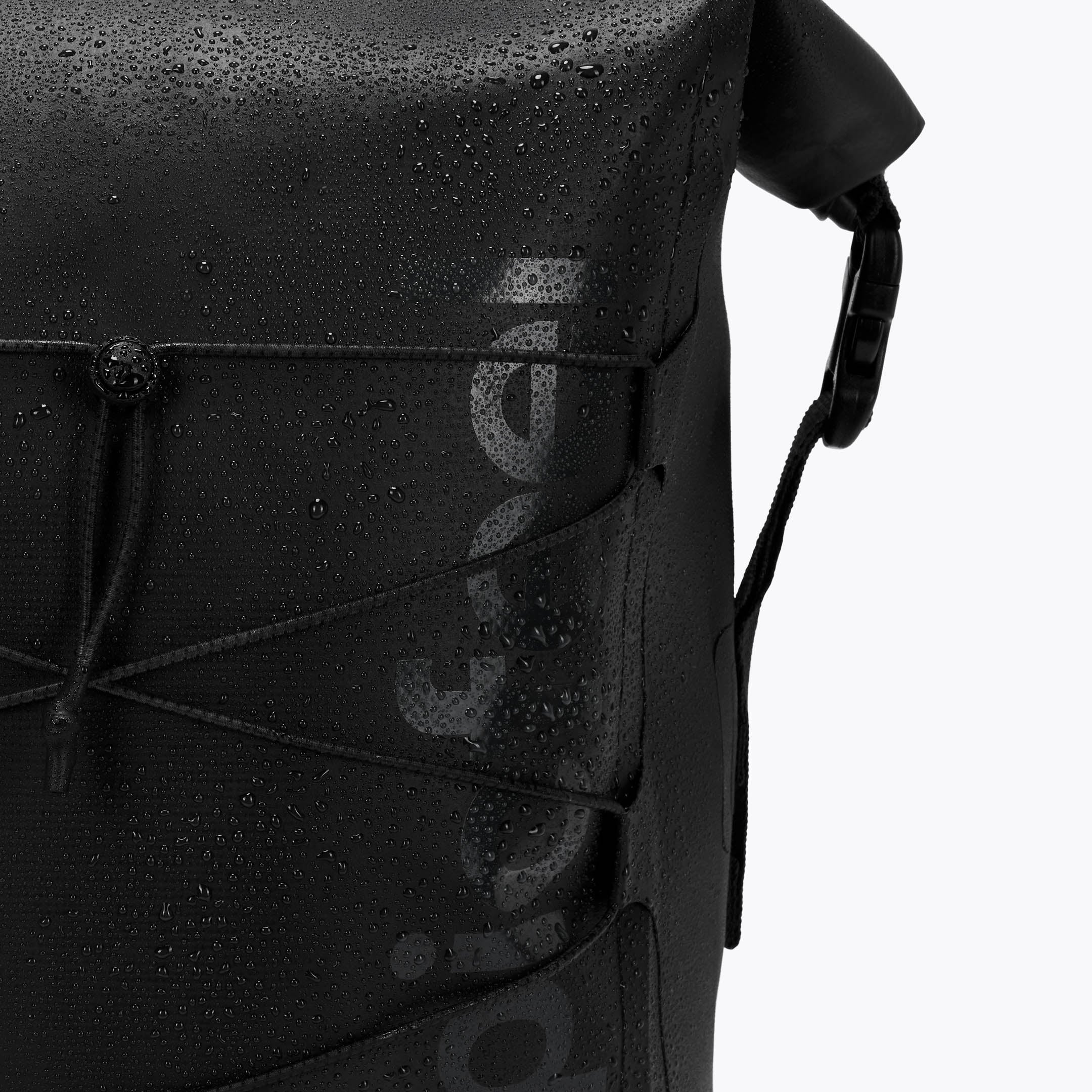 Waterproof Daypack Core Black | Tropicfeel