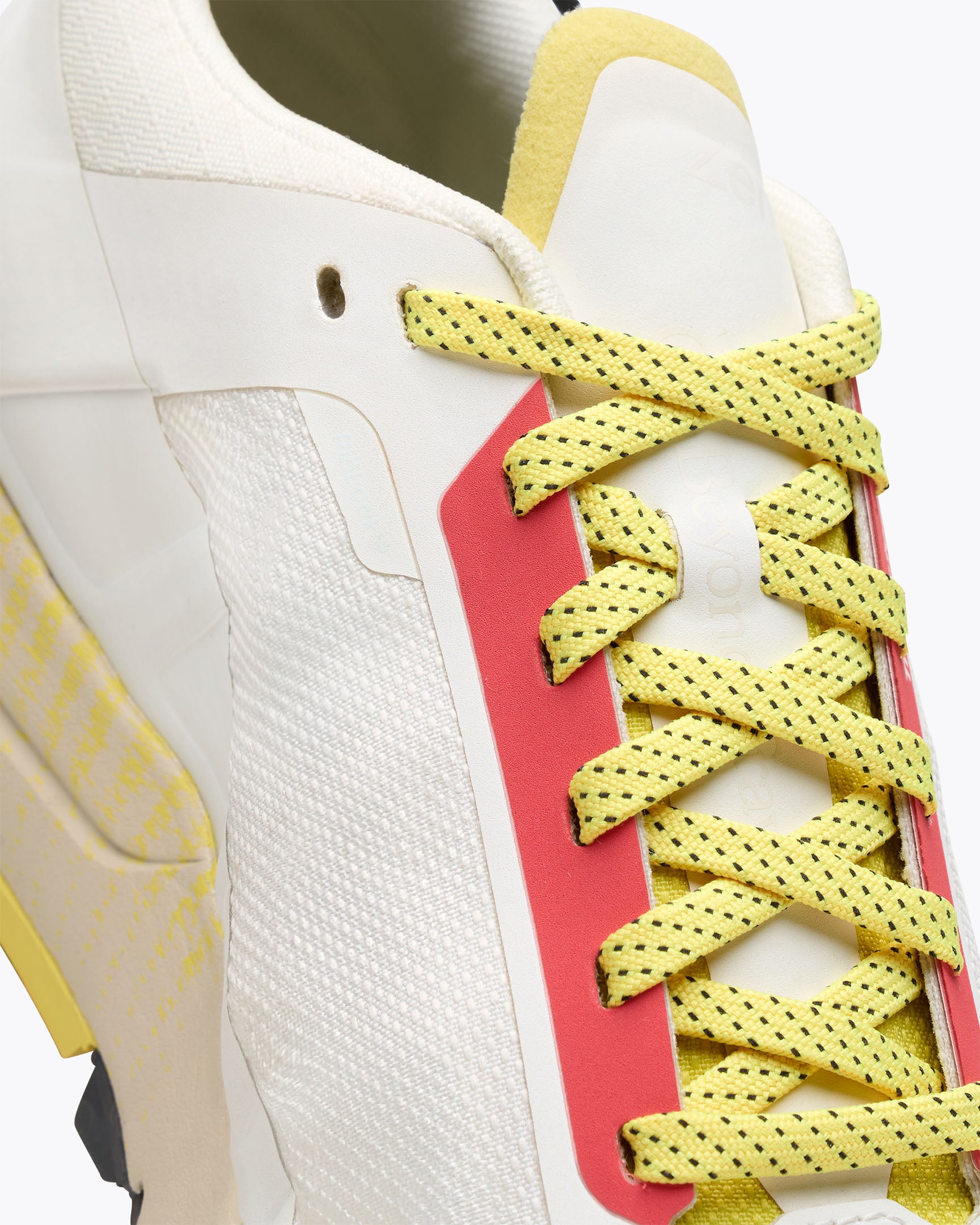 Zenda Flash White | Tropicfeel