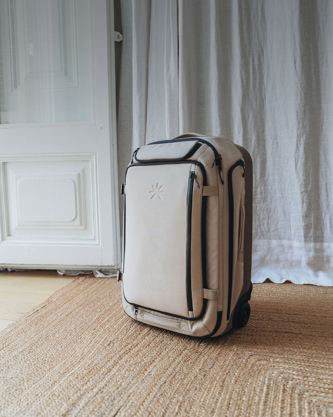 Lift 52L Rollerbag | Tropicfeel