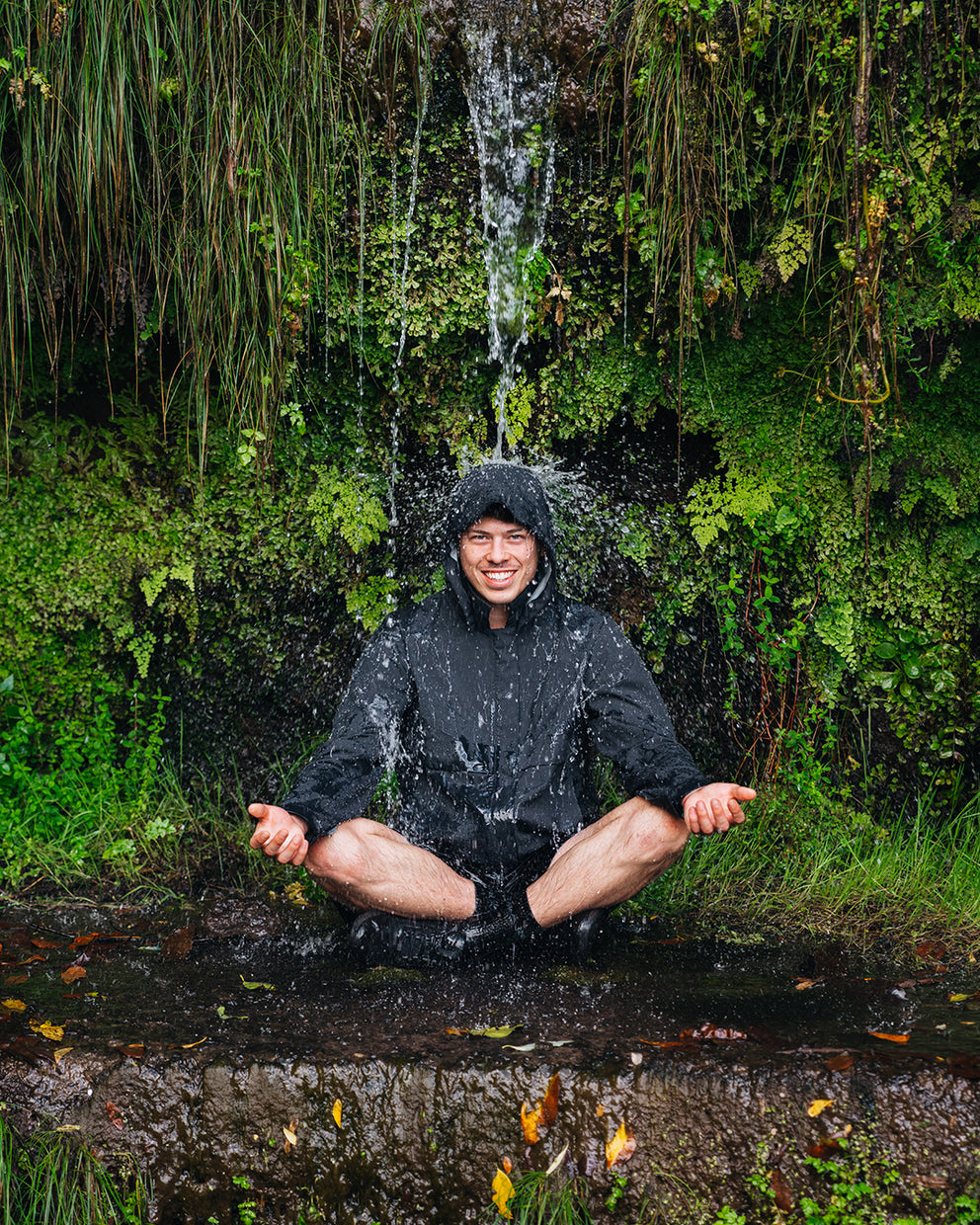 ProTravel Rain Shell All Black – Tropicfeel